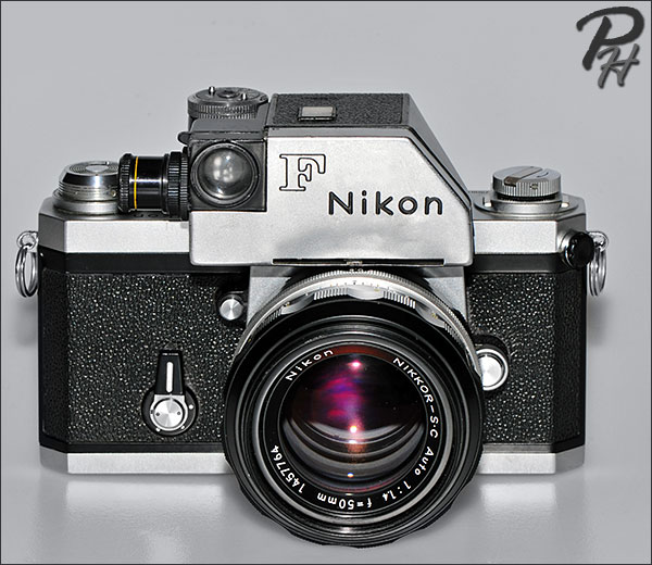 Nikon F Photomic camera