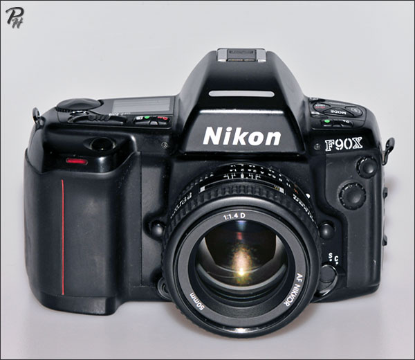 Nikon F90x (N90s) camera